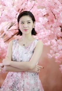 国产粉色佳人在线播放,浪漫邂逅，在线绽放的甜蜜传奇